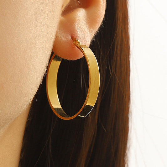 Classic Hoop in Gold (Titanium Steel)