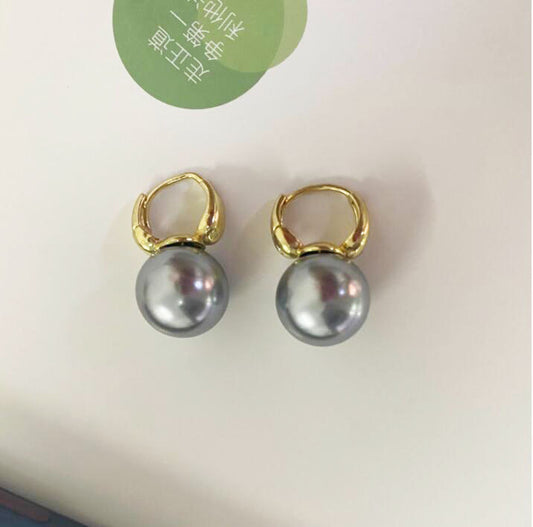 Classic Dangler Pearl Earring